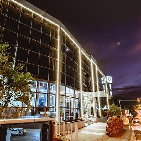 בוטוקאטו Riellis Center Hotel מראה חיצוני תמונה