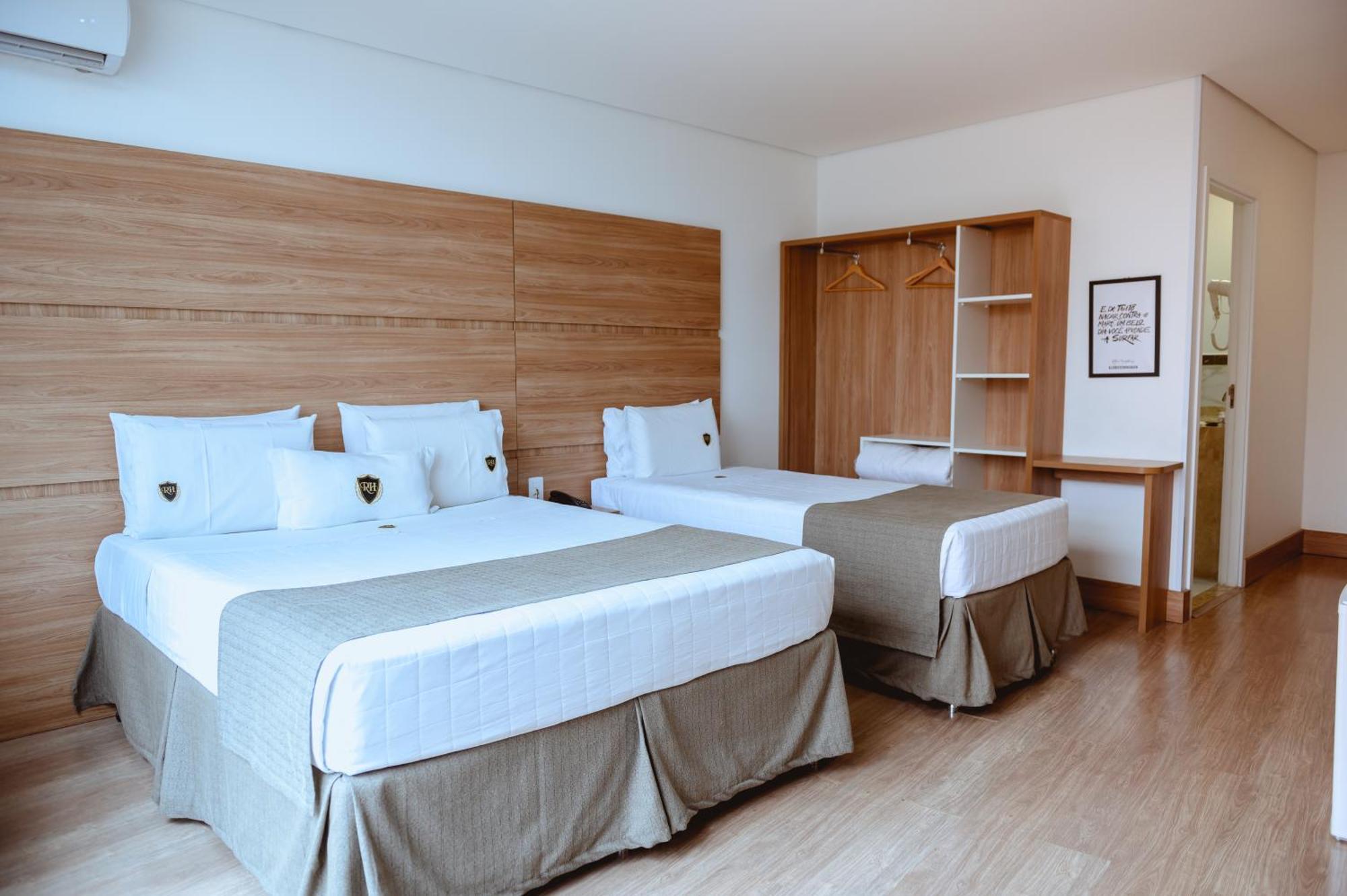 בוטוקאטו Riellis Center Hotel מראה חיצוני תמונה