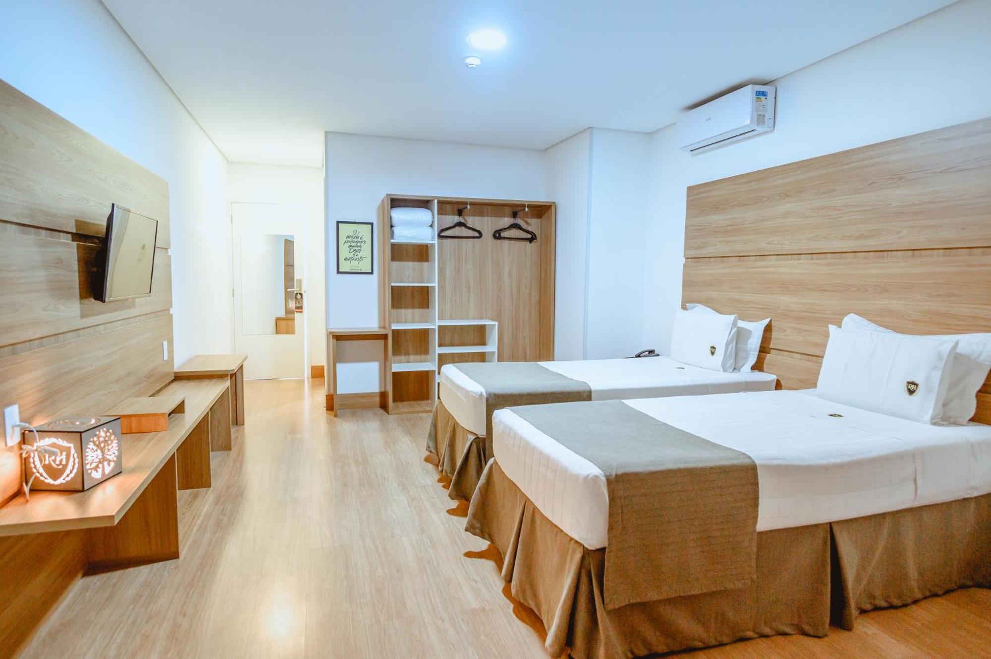 בוטוקאטו Riellis Center Hotel מראה חיצוני תמונה