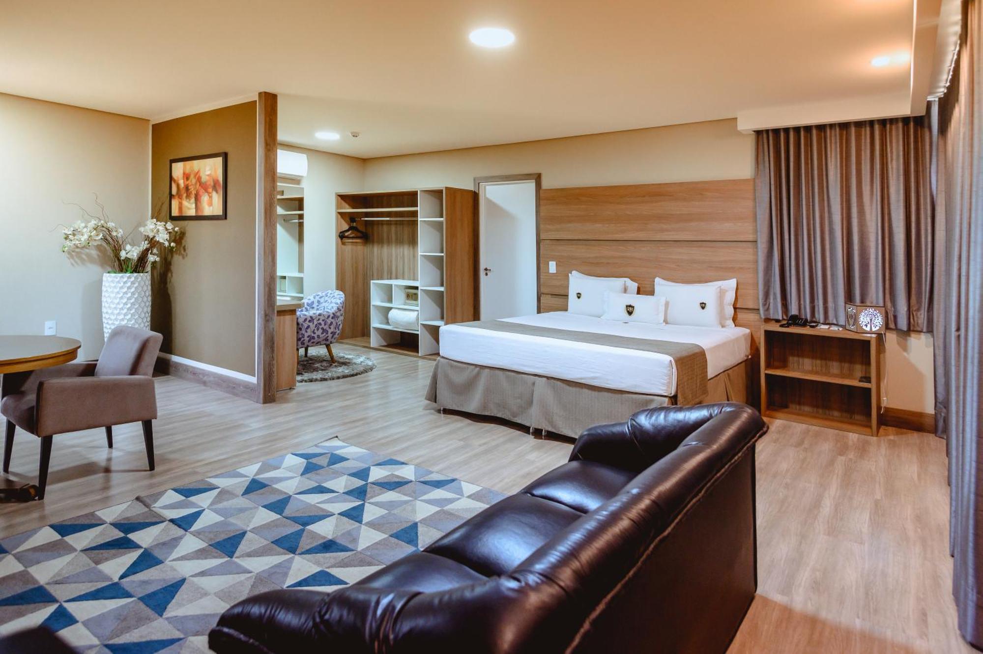 בוטוקאטו Riellis Center Hotel מראה חיצוני תמונה