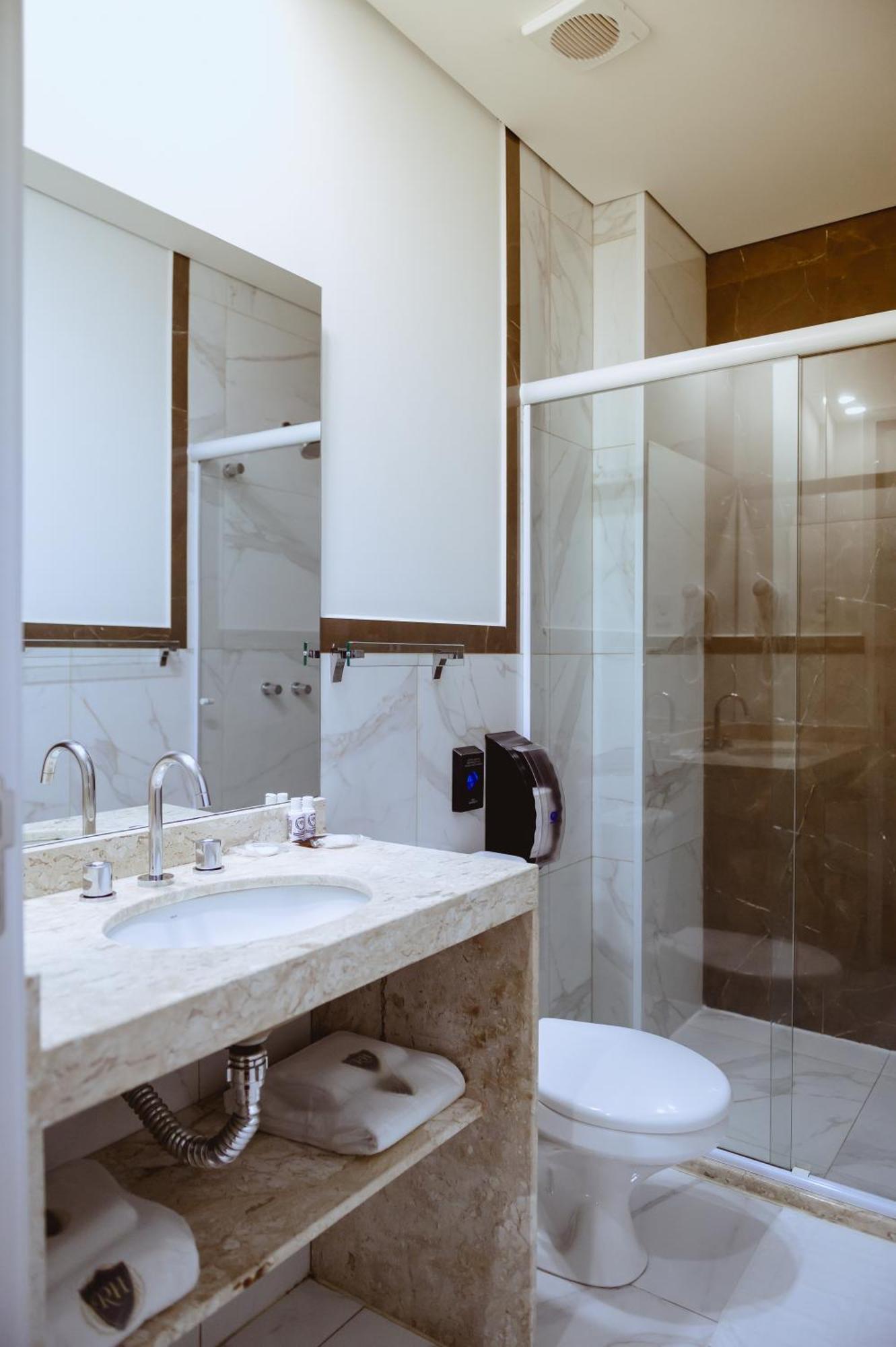 בוטוקאטו Riellis Center Hotel מראה חיצוני תמונה