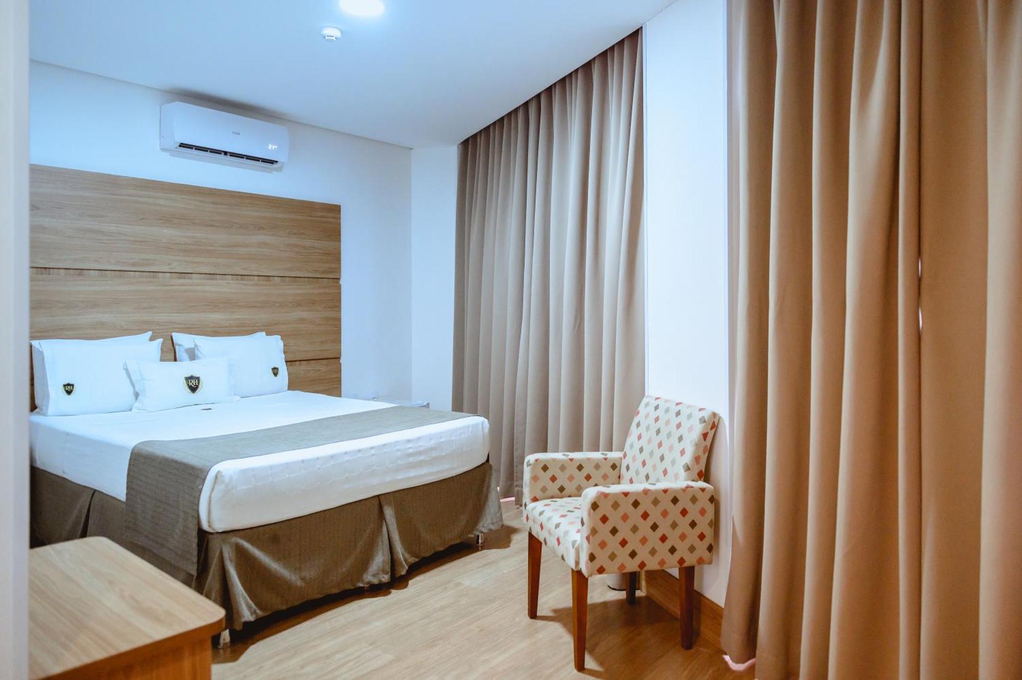 בוטוקאטו Riellis Center Hotel מראה חיצוני תמונה