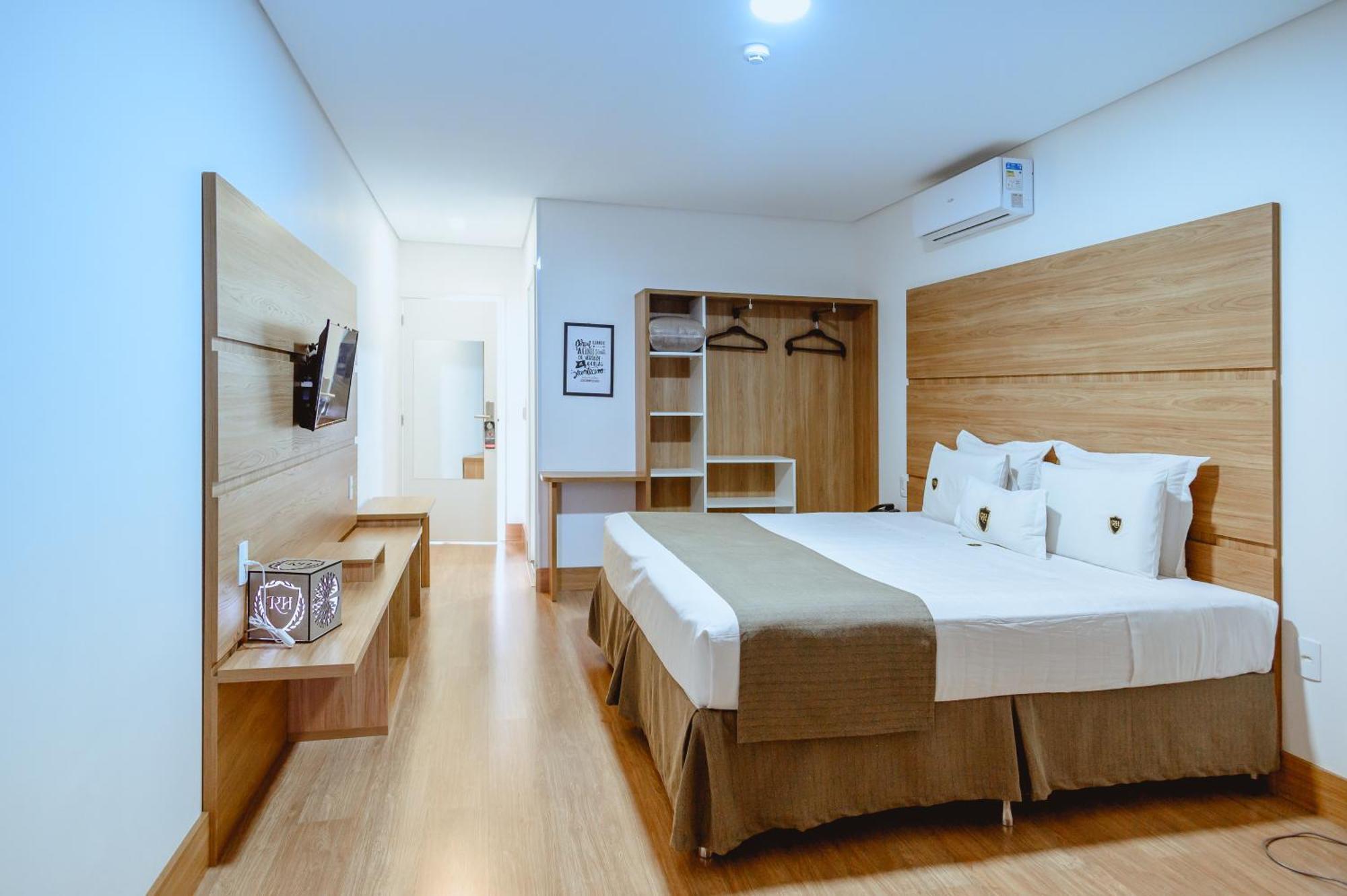 בוטוקאטו Riellis Center Hotel מראה חיצוני תמונה