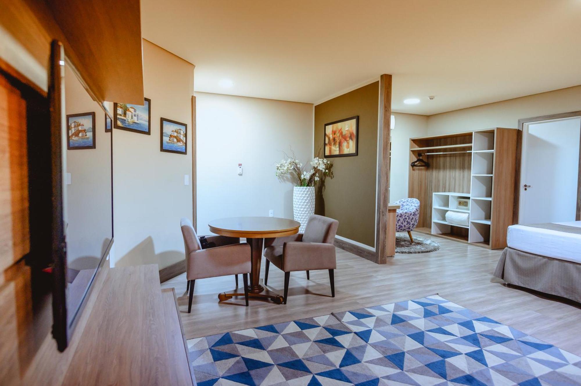 בוטוקאטו Riellis Center Hotel מראה חיצוני תמונה
