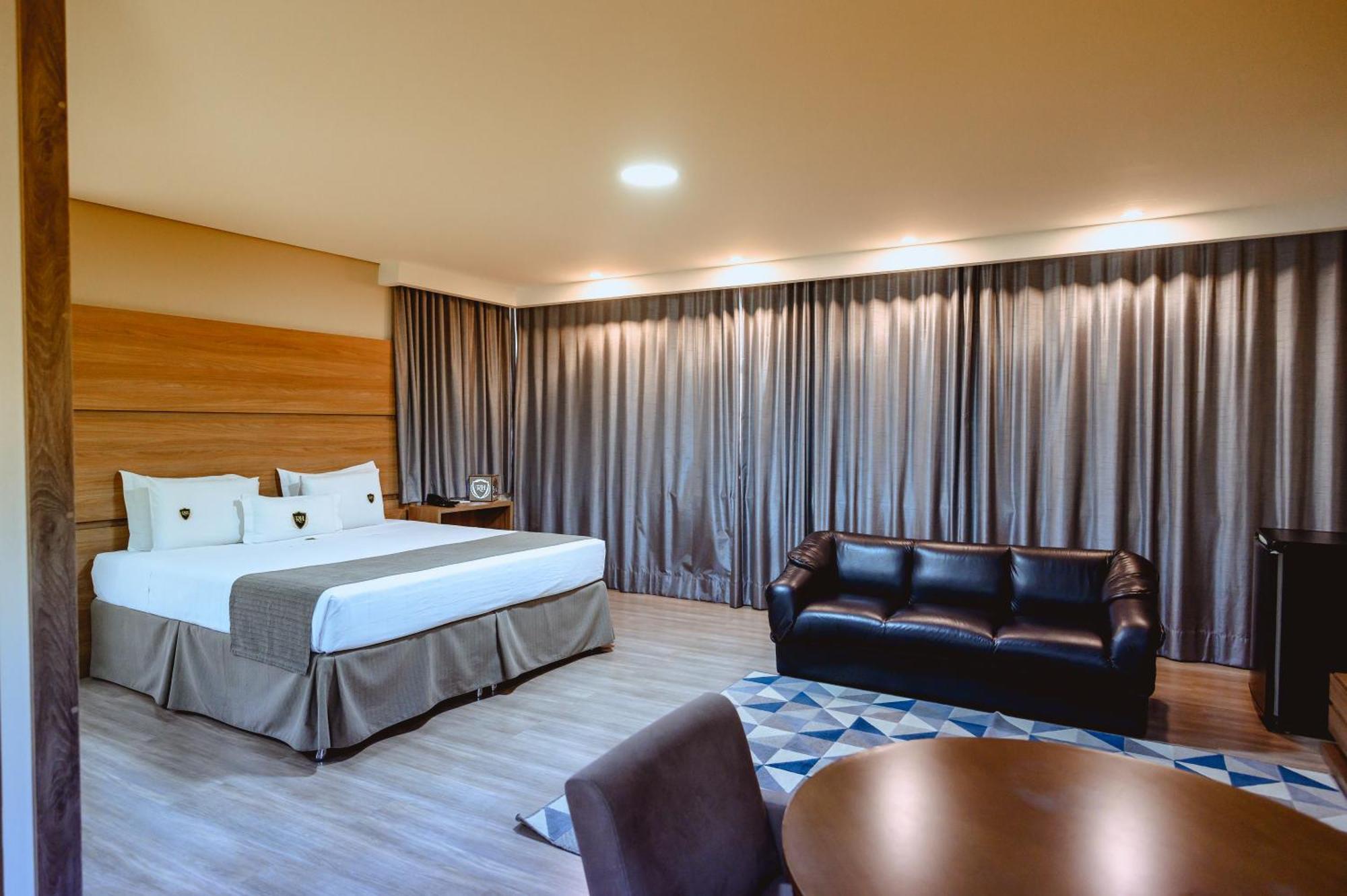 בוטוקאטו Riellis Center Hotel מראה חיצוני תמונה