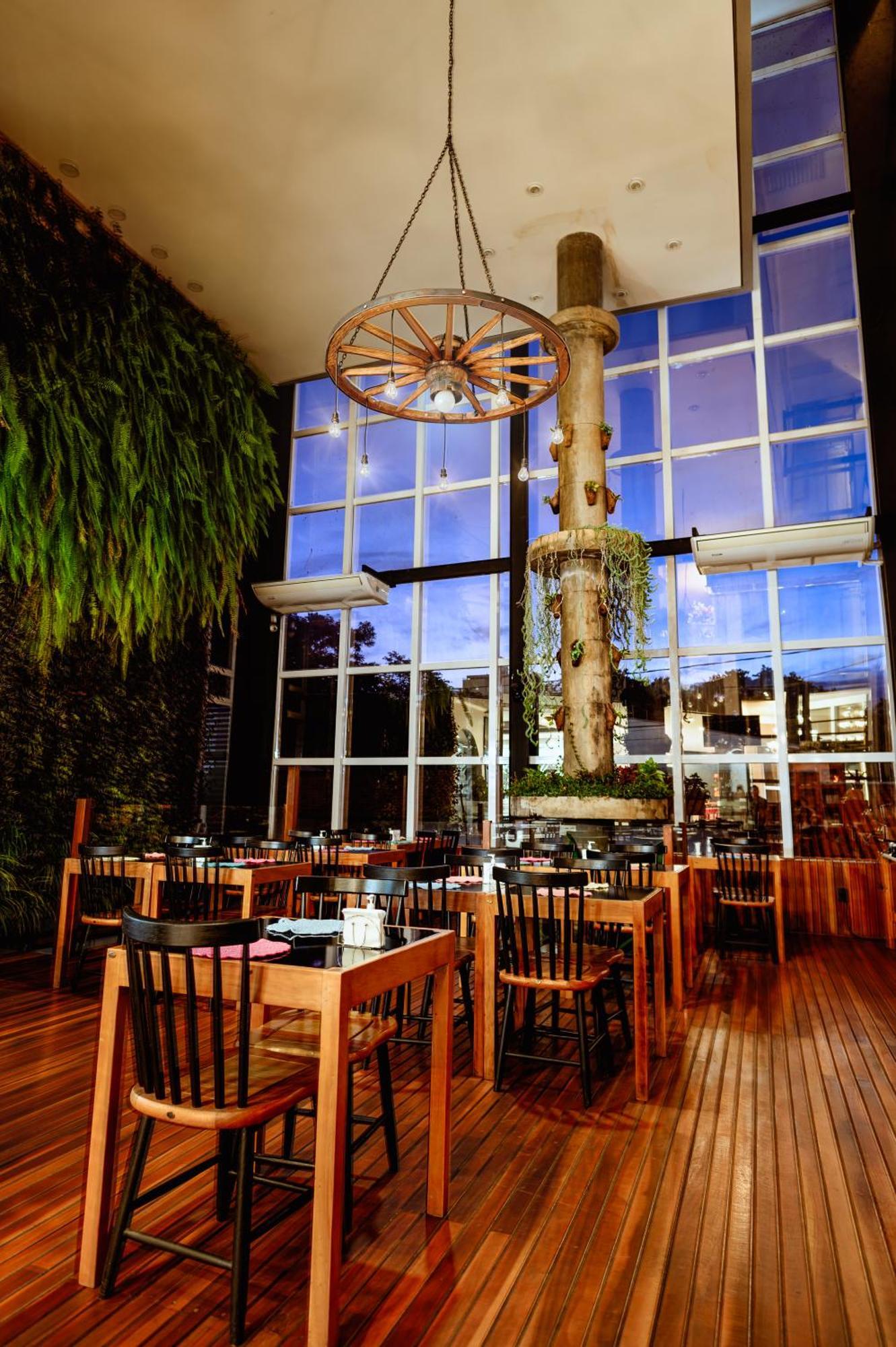 בוטוקאטו Riellis Center Hotel מראה חיצוני תמונה