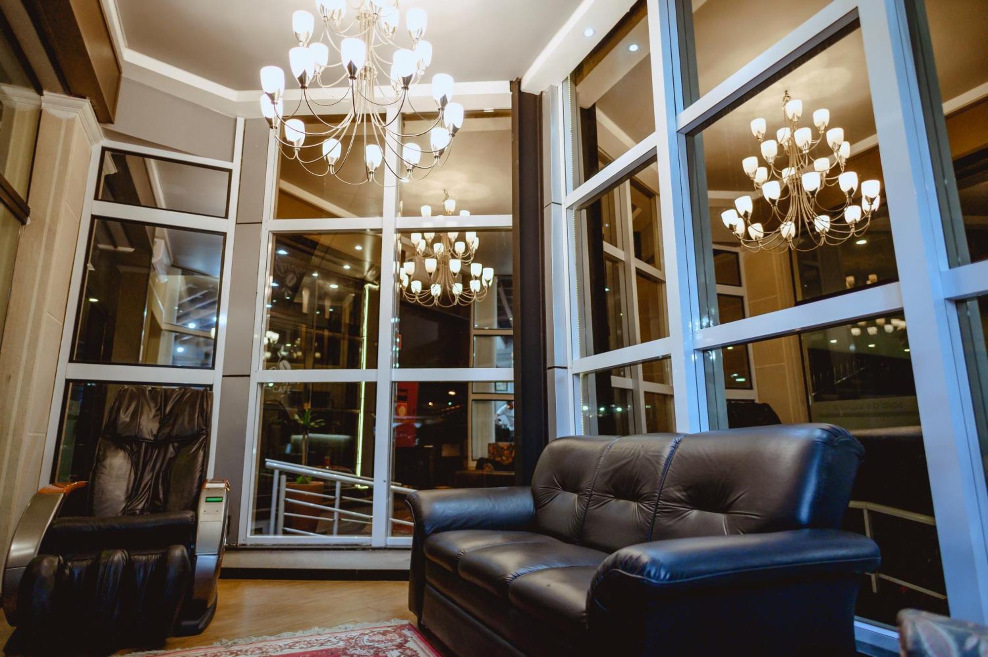 בוטוקאטו Riellis Center Hotel מראה חיצוני תמונה