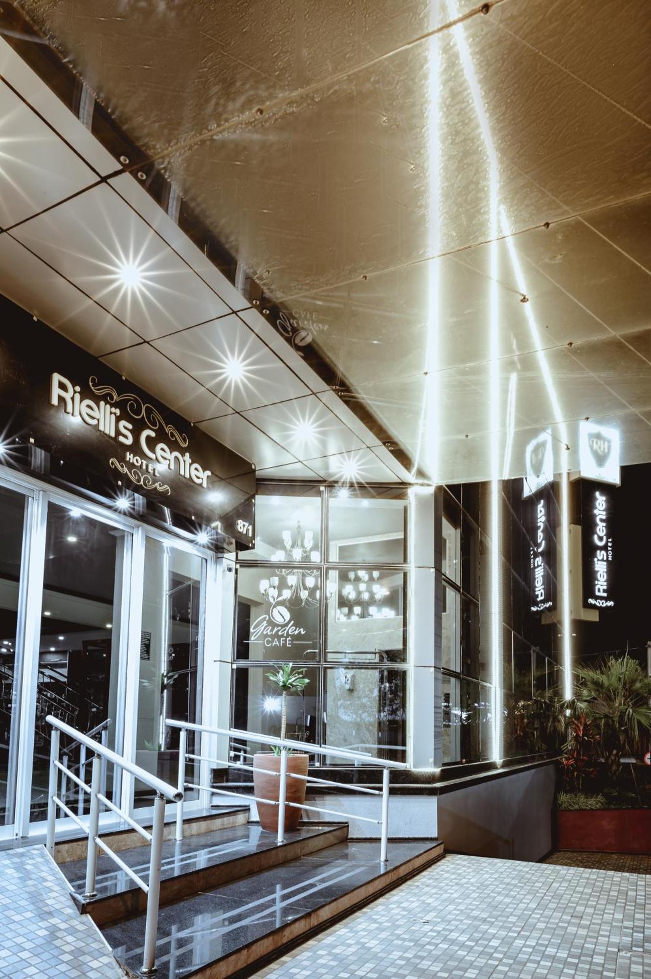 בוטוקאטו Riellis Center Hotel מראה חיצוני תמונה